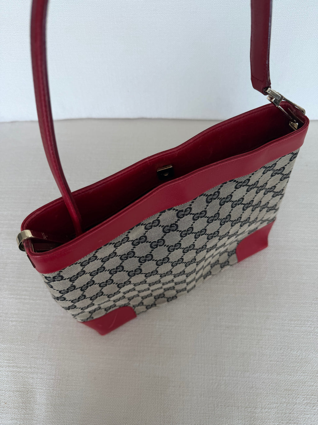 Gucci GG Canvas Shoulder Bag Beige Red gold