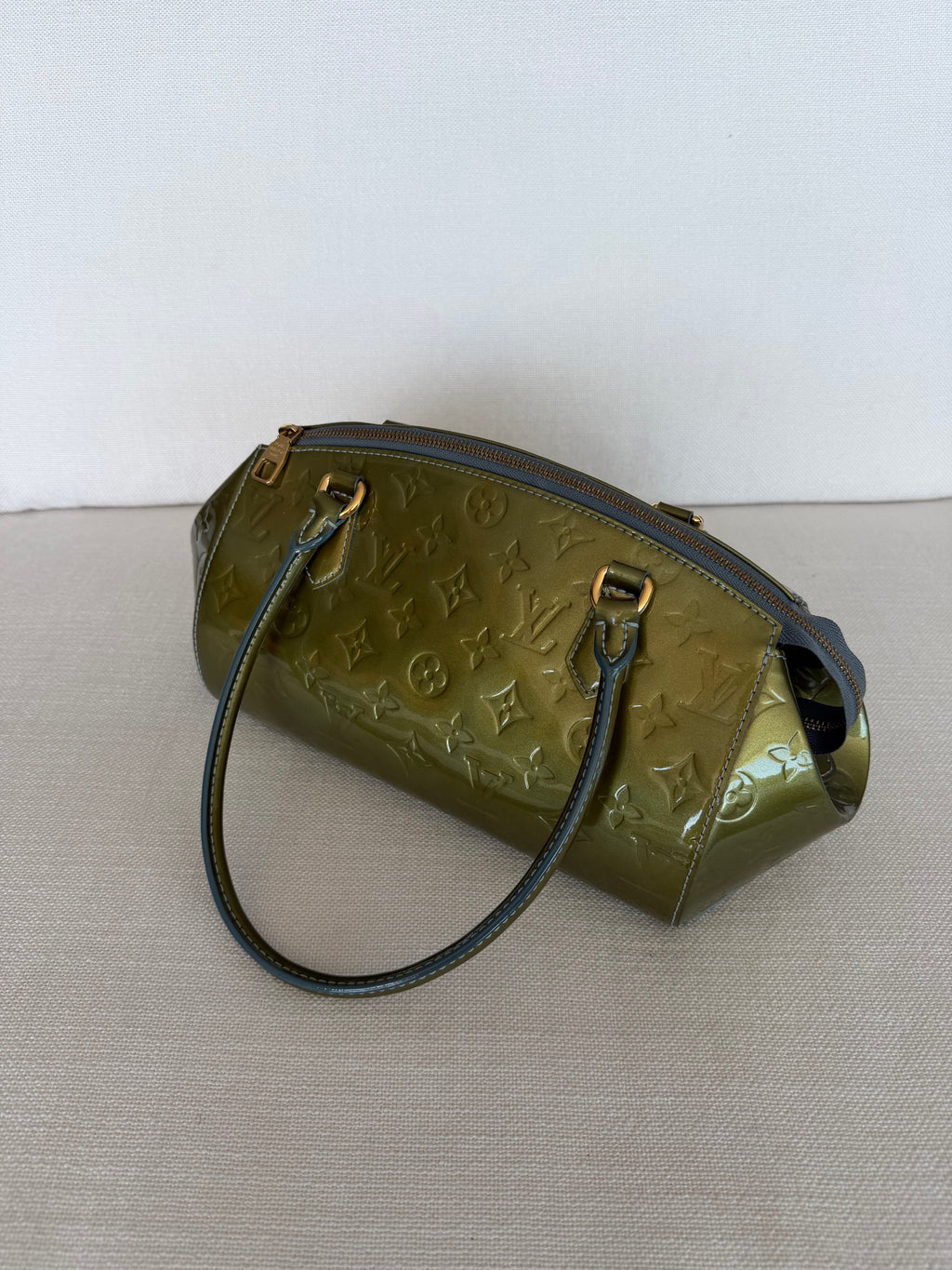 Louis Vuitton Monogram Vernis Sherwood PM Hand Bag Jivre